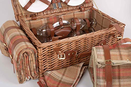Традиционната британска кошница за пикник за 4 човека